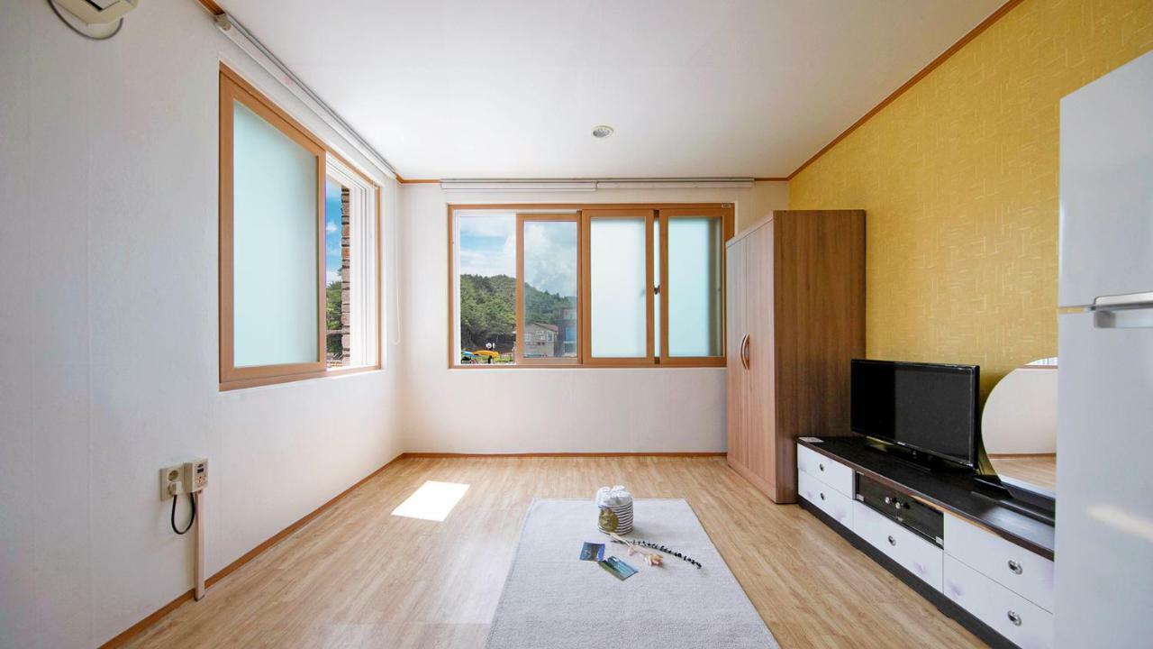 Samcheok Sol Beach Pension Ngoại thất bức ảnh