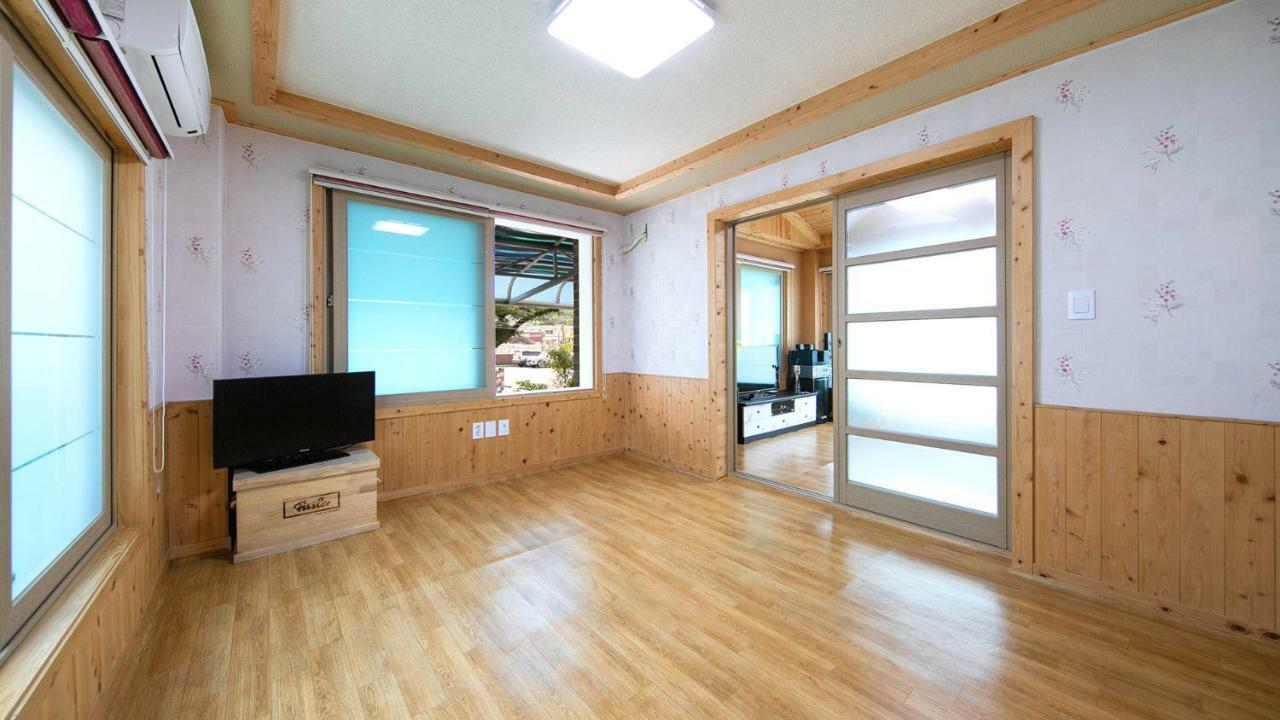 Samcheok Sol Beach Pension Ngoại thất bức ảnh
