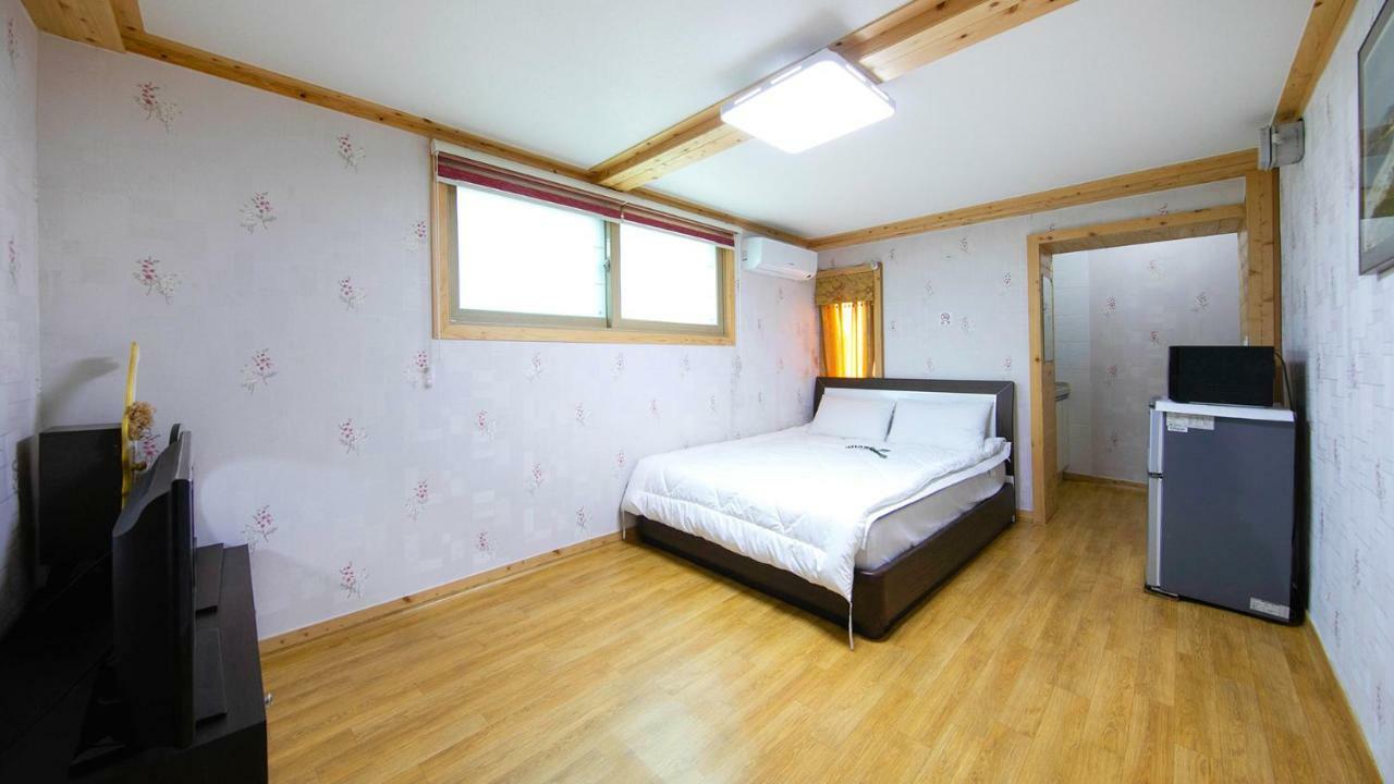 Samcheok Sol Beach Pension Ngoại thất bức ảnh