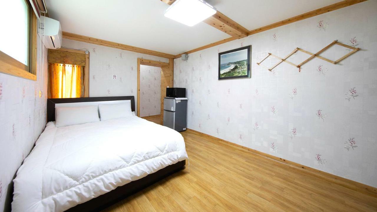 Samcheok Sol Beach Pension Ngoại thất bức ảnh