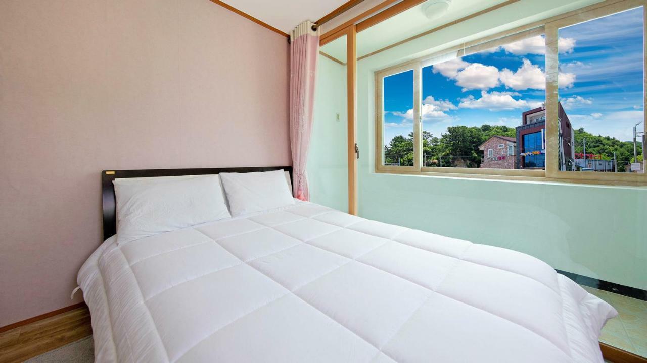 Samcheok Sol Beach Pension Ngoại thất bức ảnh
