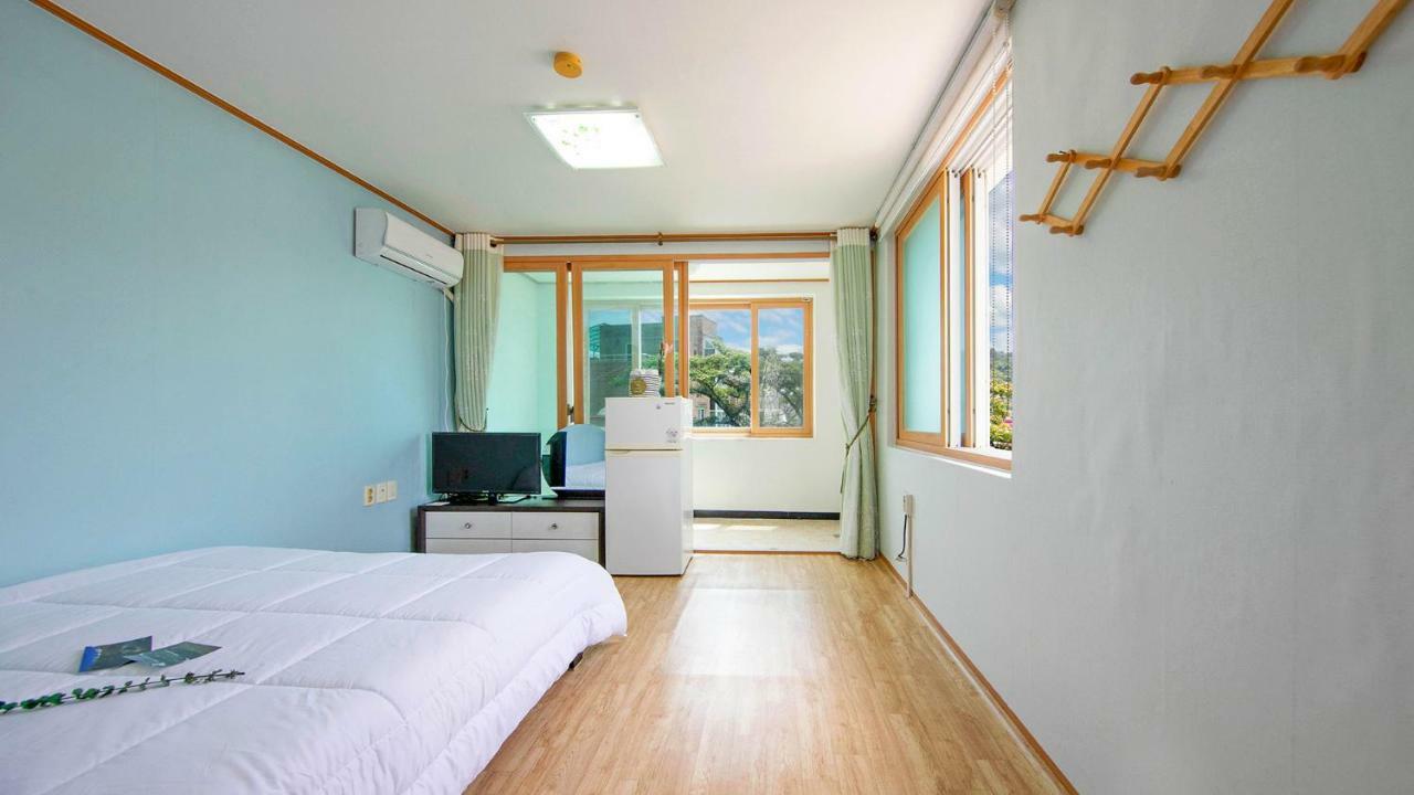 Samcheok Sol Beach Pension Ngoại thất bức ảnh