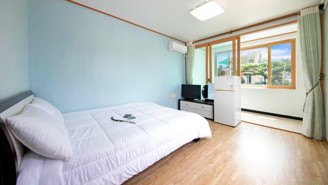 Samcheok Sol Beach Pension Ngoại thất bức ảnh