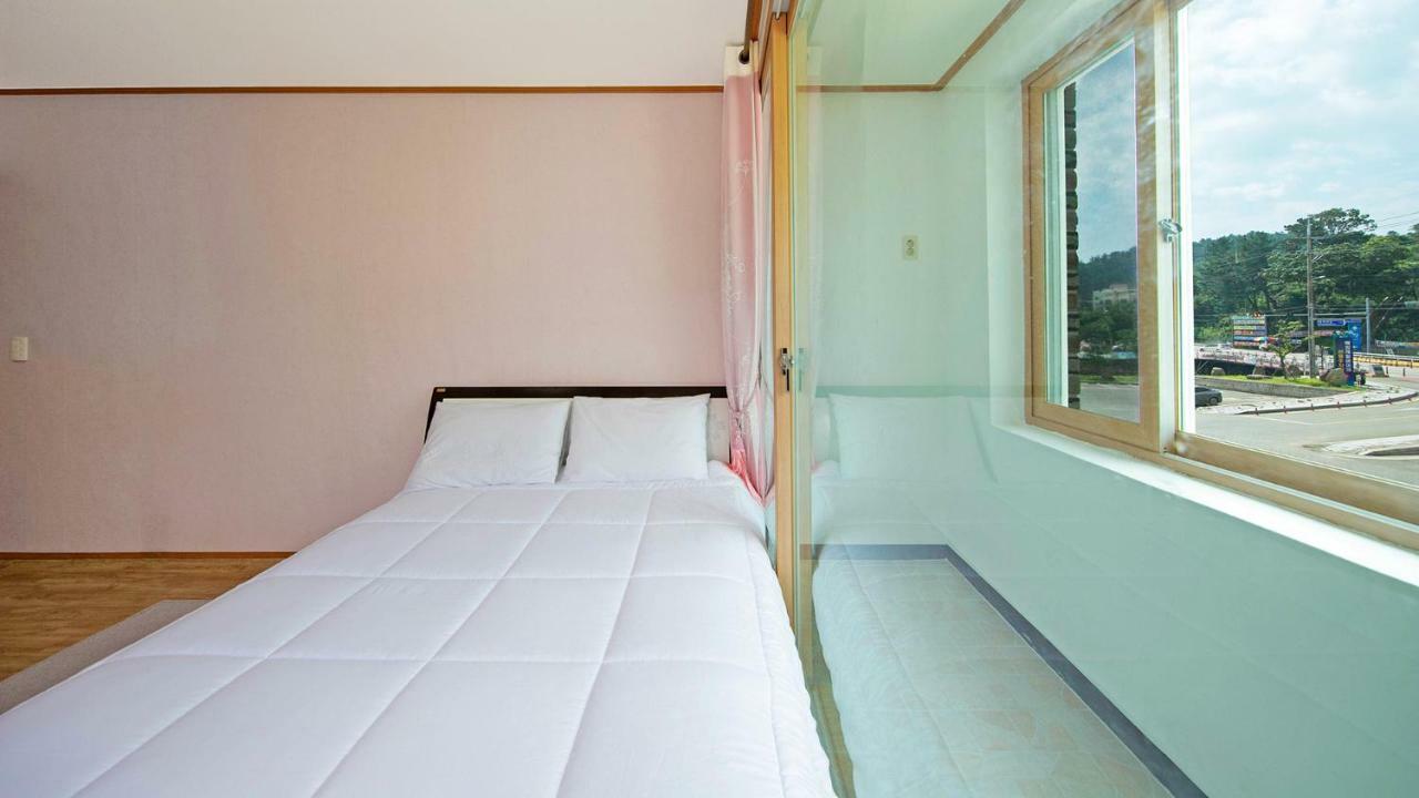 Samcheok Sol Beach Pension Ngoại thất bức ảnh