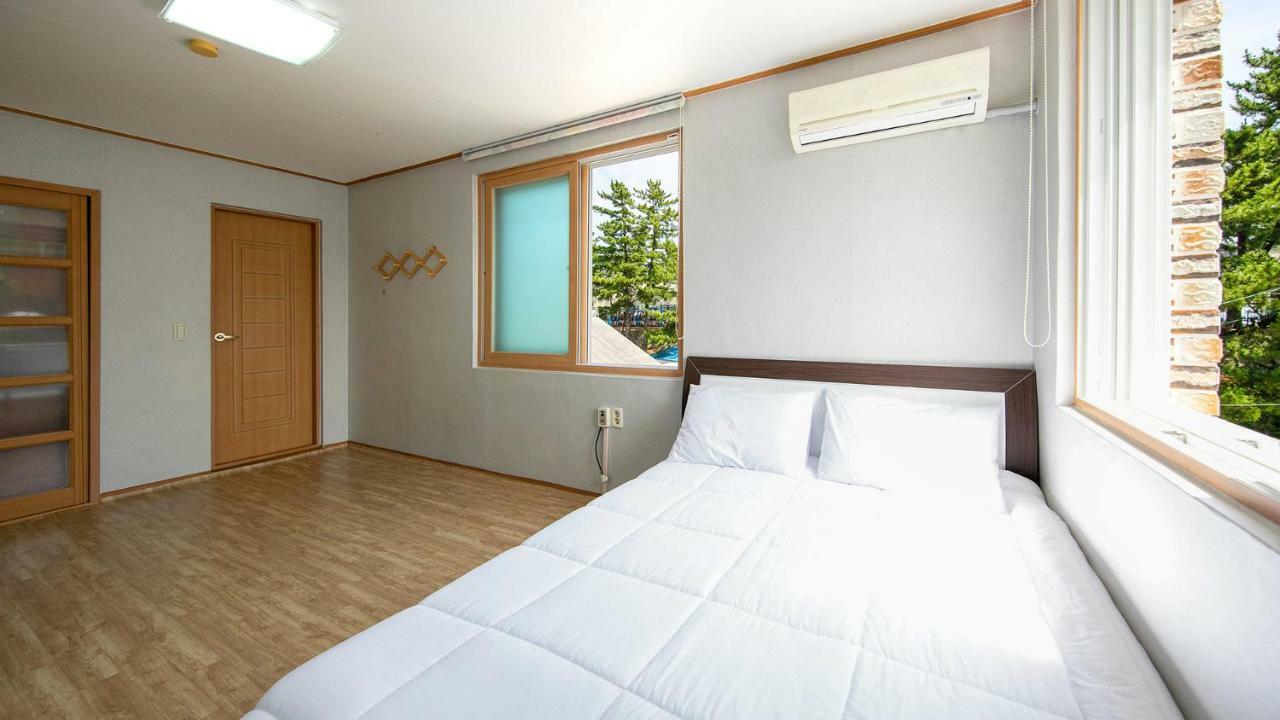 Samcheok Sol Beach Pension Ngoại thất bức ảnh
