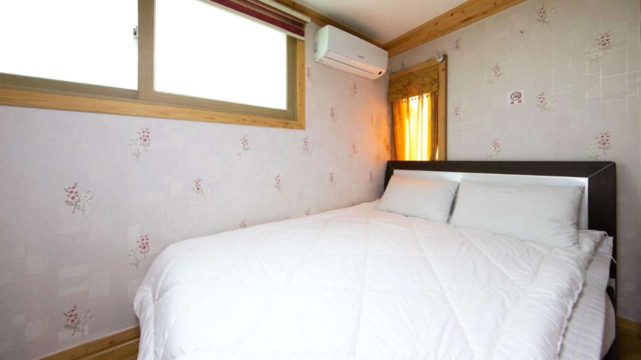 Samcheok Sol Beach Pension Ngoại thất bức ảnh