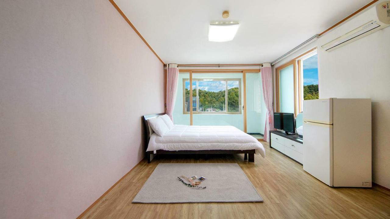 Samcheok Sol Beach Pension Ngoại thất bức ảnh