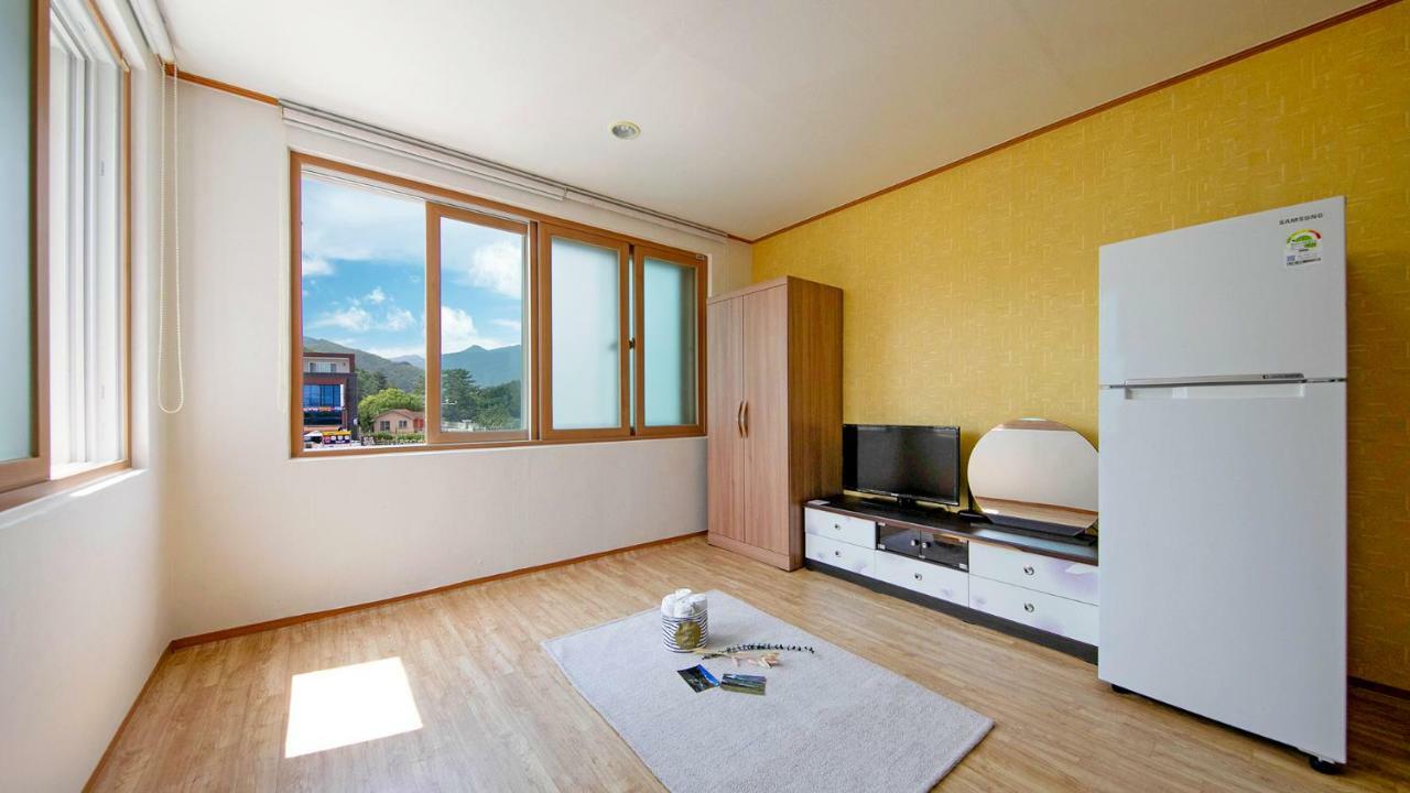 Samcheok Sol Beach Pension Ngoại thất bức ảnh