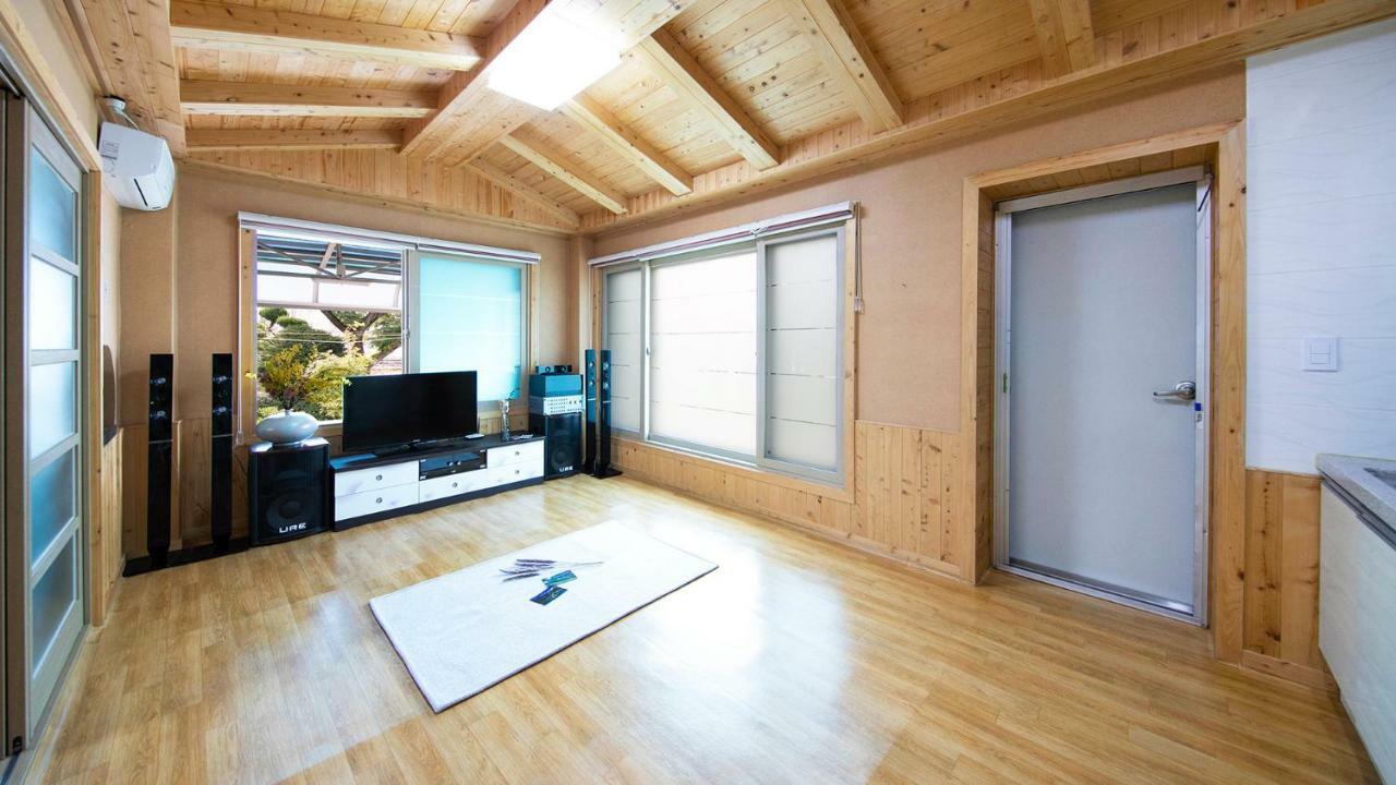 Samcheok Sol Beach Pension Ngoại thất bức ảnh